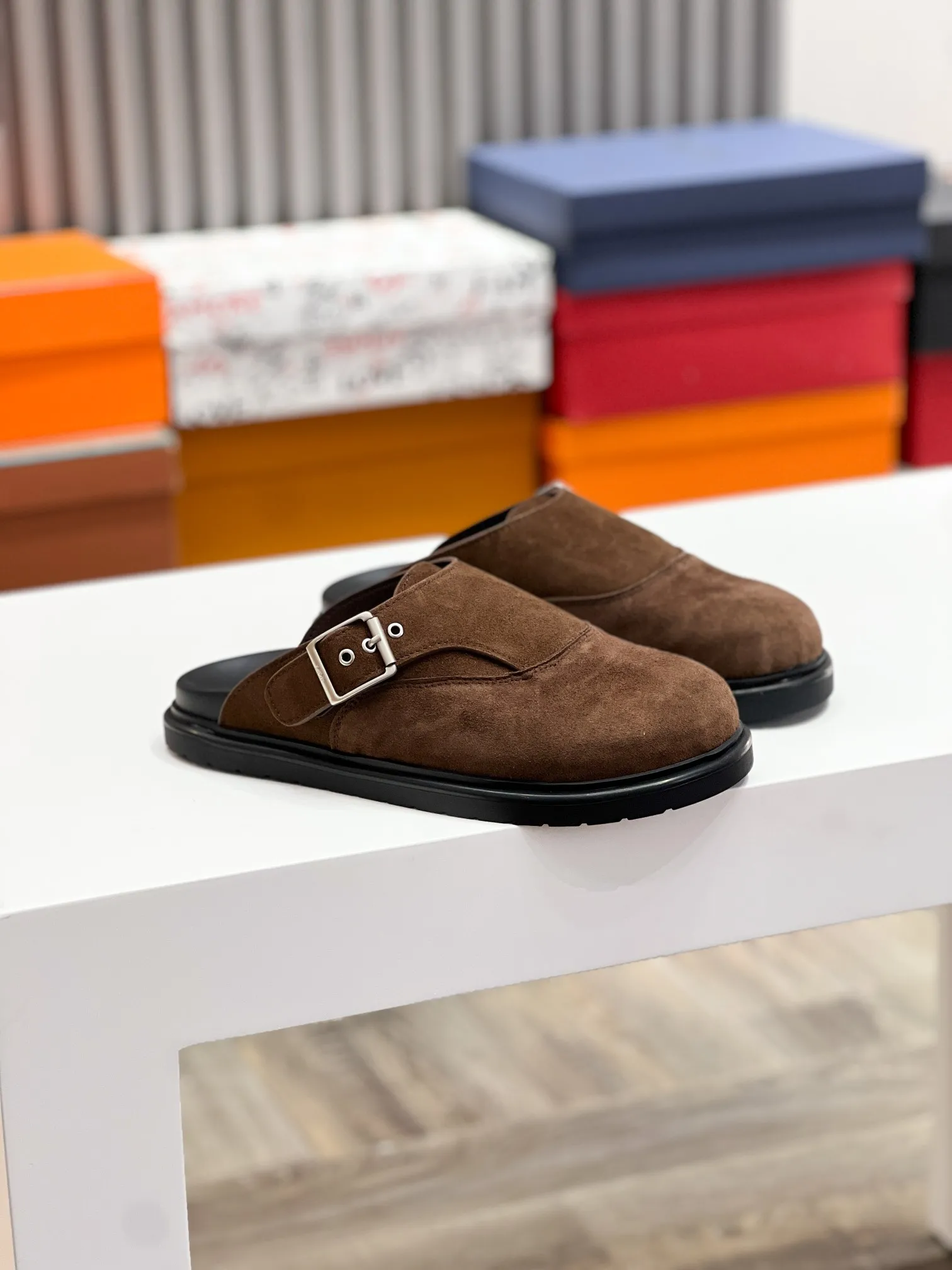 Men's Men's Shoes 💰360 [New Style] 🐝🐝2025ss Dior's latest men's slippers are a must-have. Dior Alias ​​Men's Genuine Leather Slippers This summer new Alias ​​sandal embodies a casual and elegant style. Carefully crafted from grained cow leather and Oblique printed fabric, with cowhide lining! Cross-strap design with metal-clad brass CD Diamond logo. The imported cowhide leather and rubber sole adds sophistication and comfort, while Oblique print-effect anti-slip panels add style. Code: 38-44 (45 can be customized